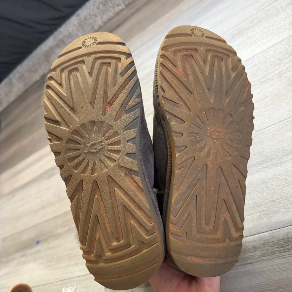 UGG Bailey Bow Boots - Picture 4 of 4